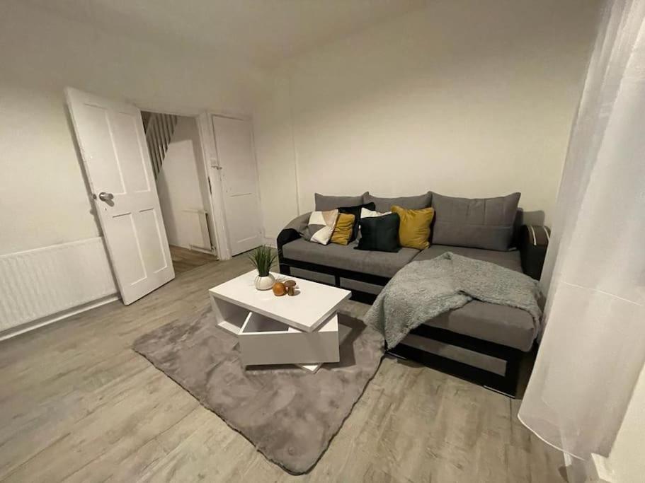Comfy 2 Bedroom On Tower Bridge London Kültér fotó