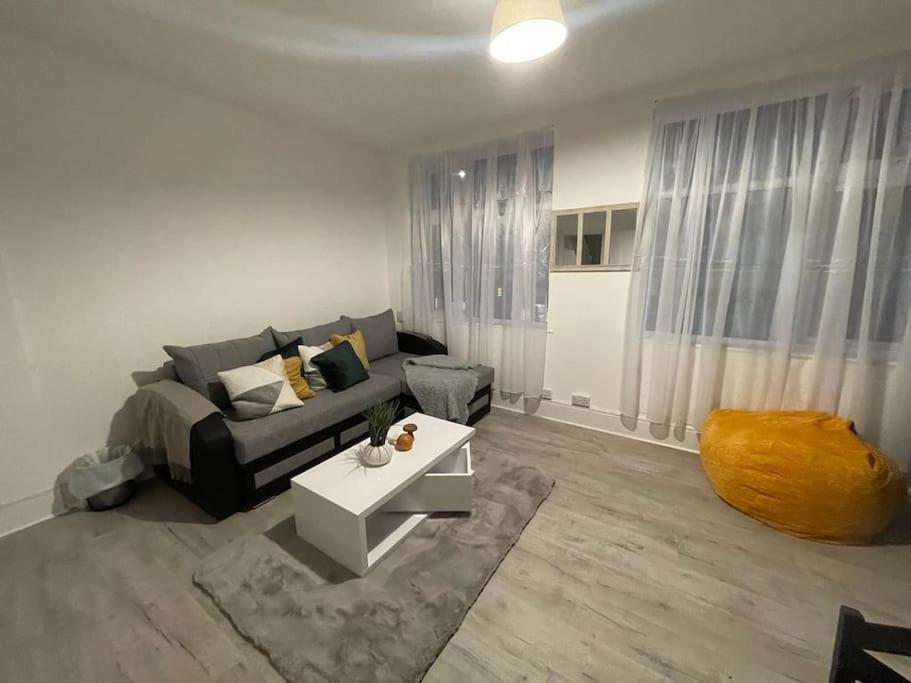 Comfy 2 Bedroom On Tower Bridge London Kültér fotó