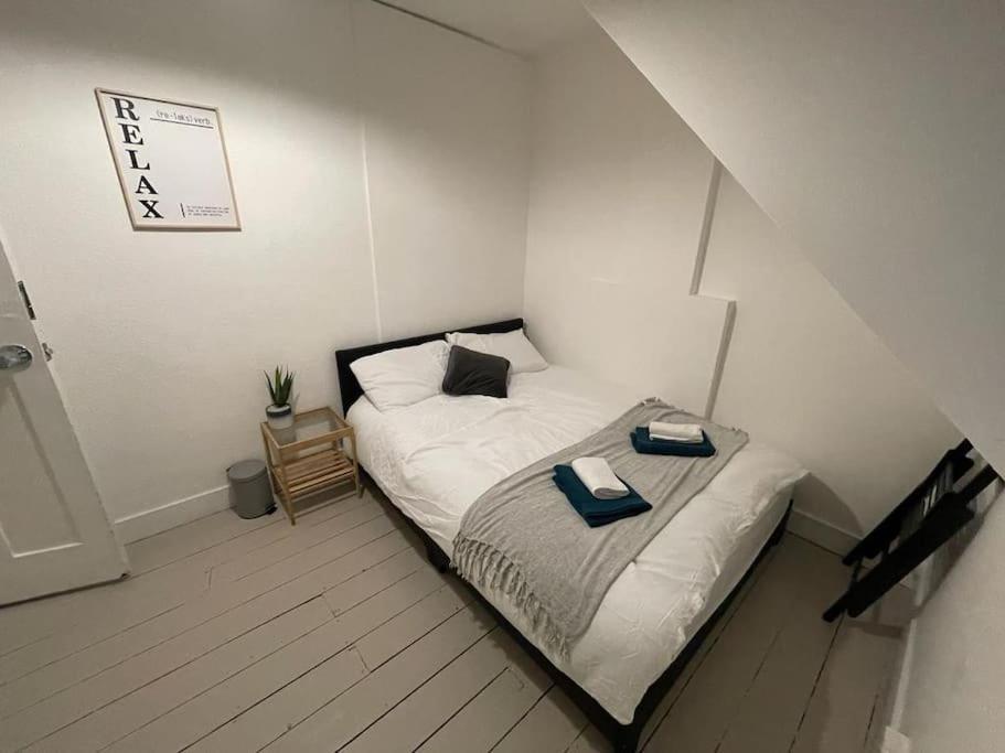 Comfy 2 Bedroom On Tower Bridge London Kültér fotó