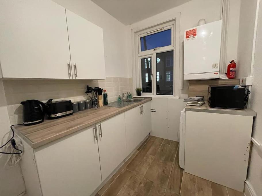 Comfy 2 Bedroom On Tower Bridge London Kültér fotó